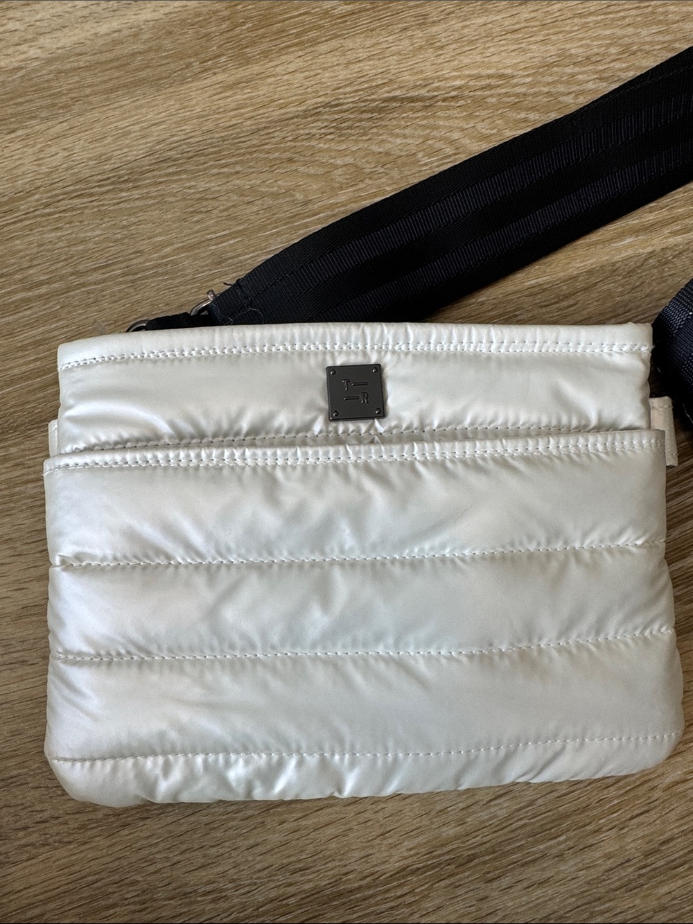 Think Royln Bum Bag Satin Shiny White - Picture 2 of 3
